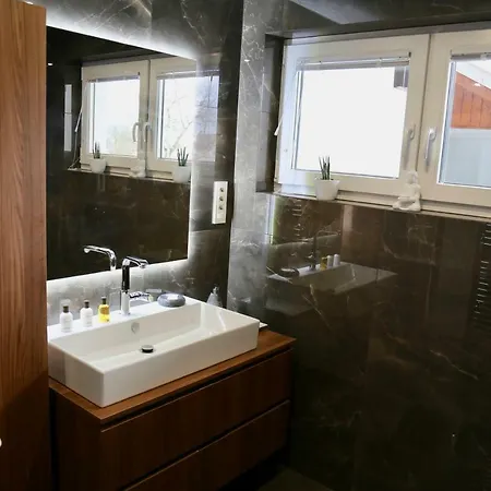博尔盯公寓 * 布莱德